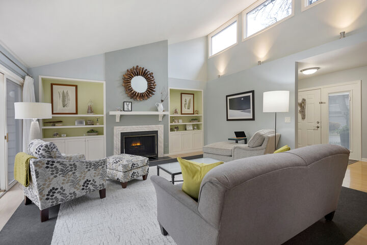 Property Photo:  1526 Kirkwood Drive  IL 60134 