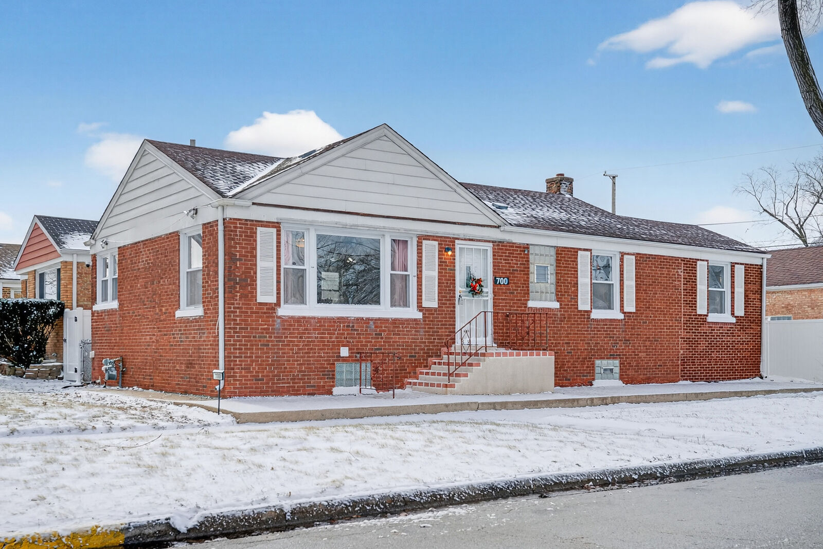 Property Photo:  700 22nd Avenue  IL 60104 