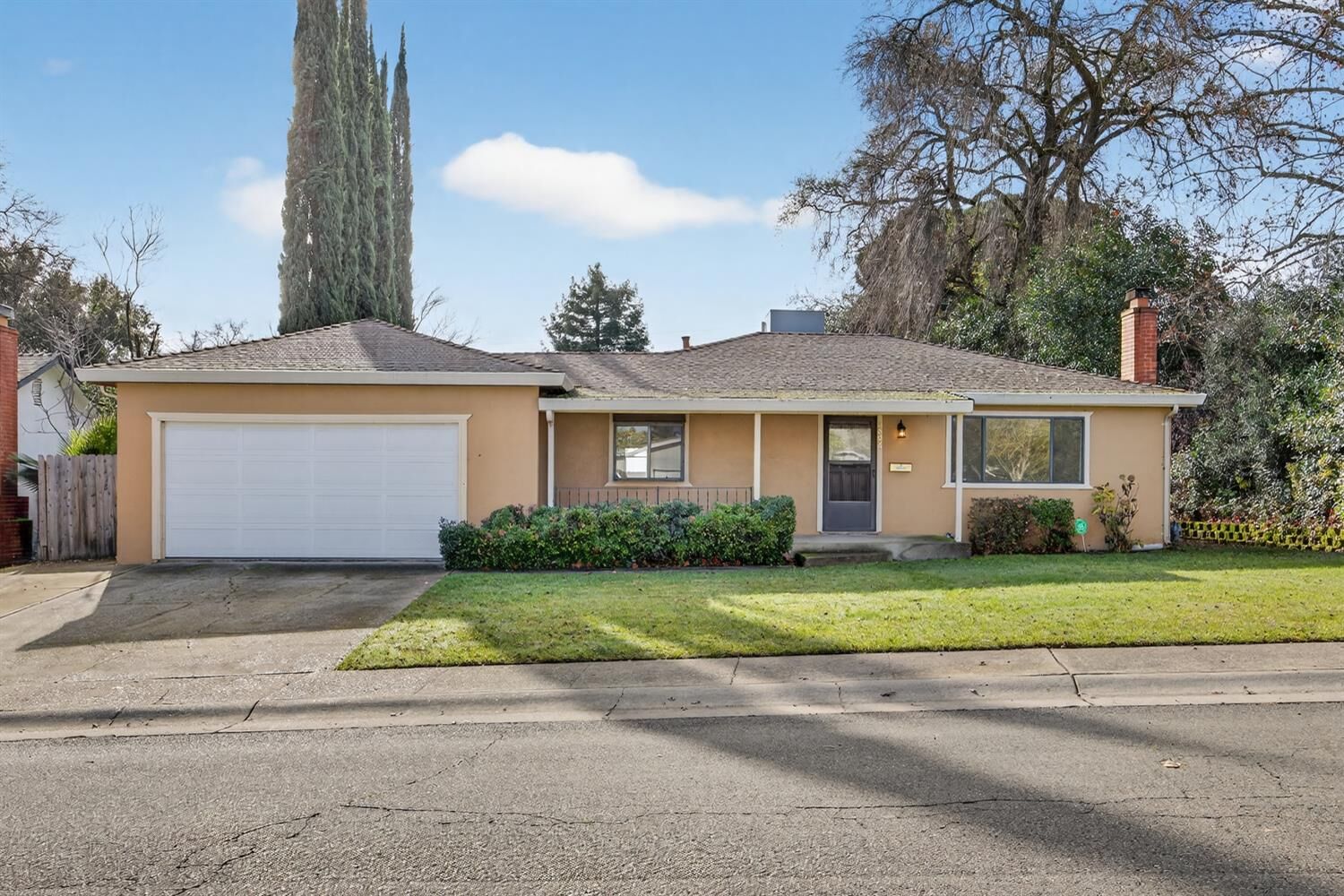 Property Photo: 8806 Fortuna Way CA 95662