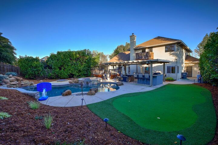 Property Photo: 1068 Kensington Drive CA 95661