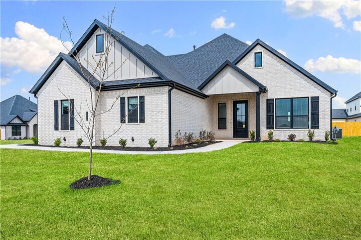 Property Photo: 1500 Crystal Clear Lane AR 72718