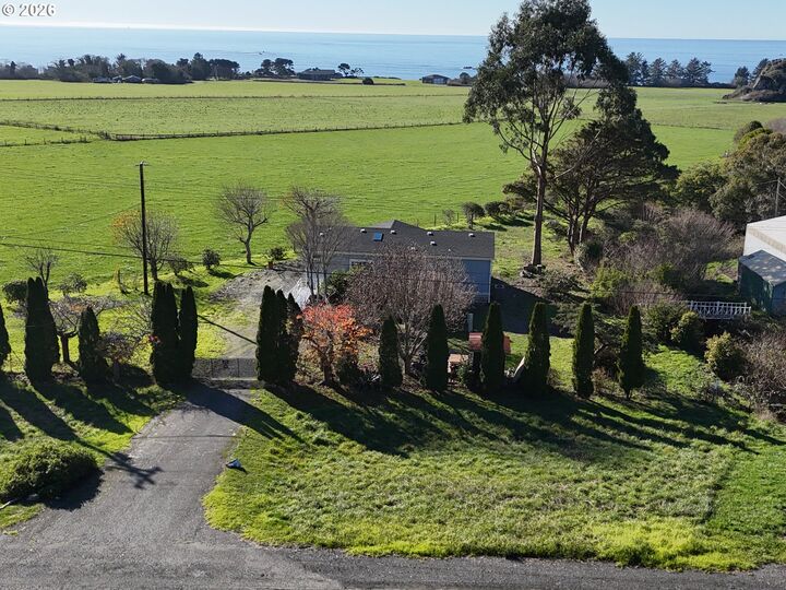 Property Photo:  15130 S Highway 101  OR 97415 