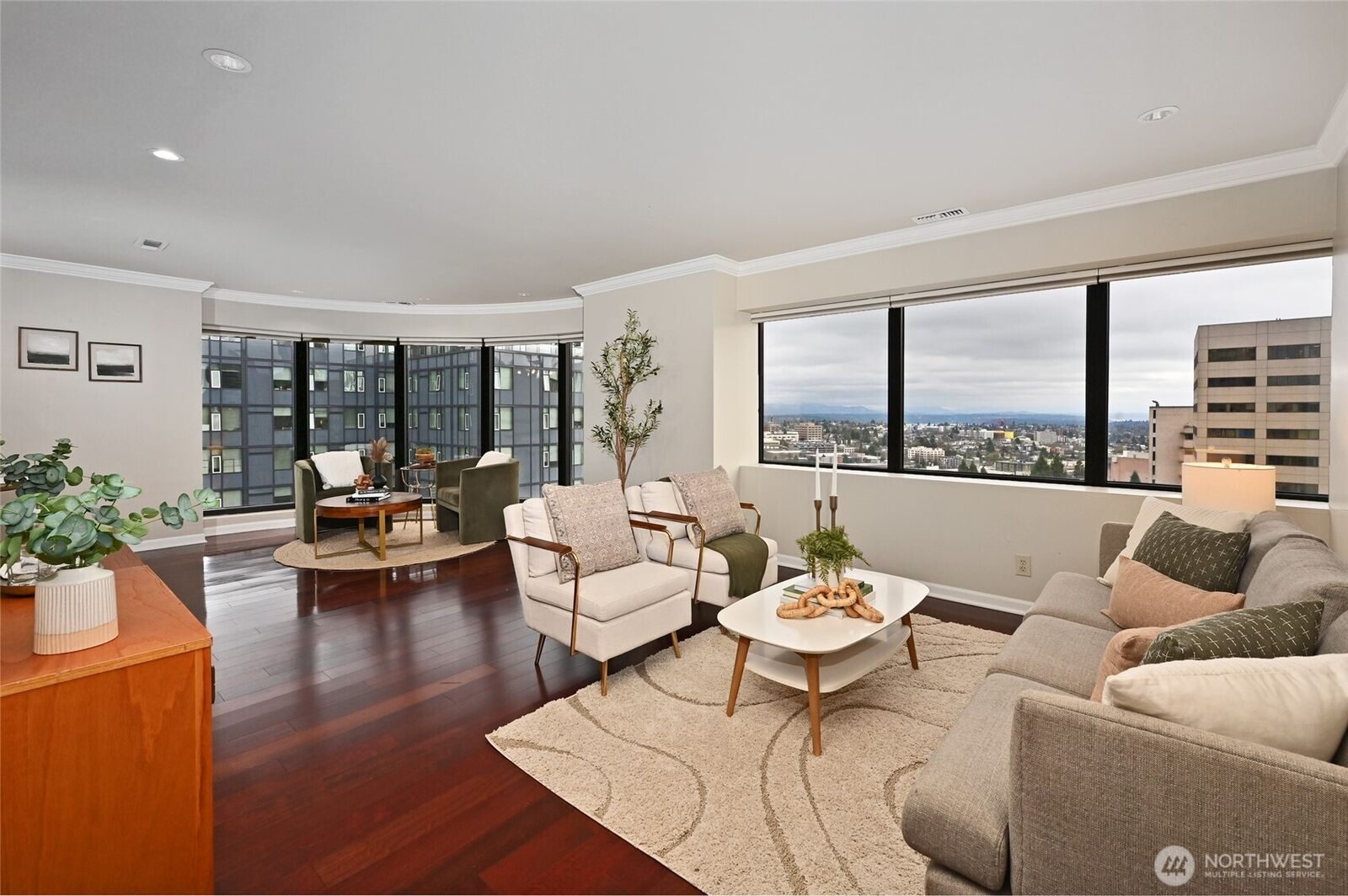 Property Photo:  1301  Spring Street 16C  WA 98104 