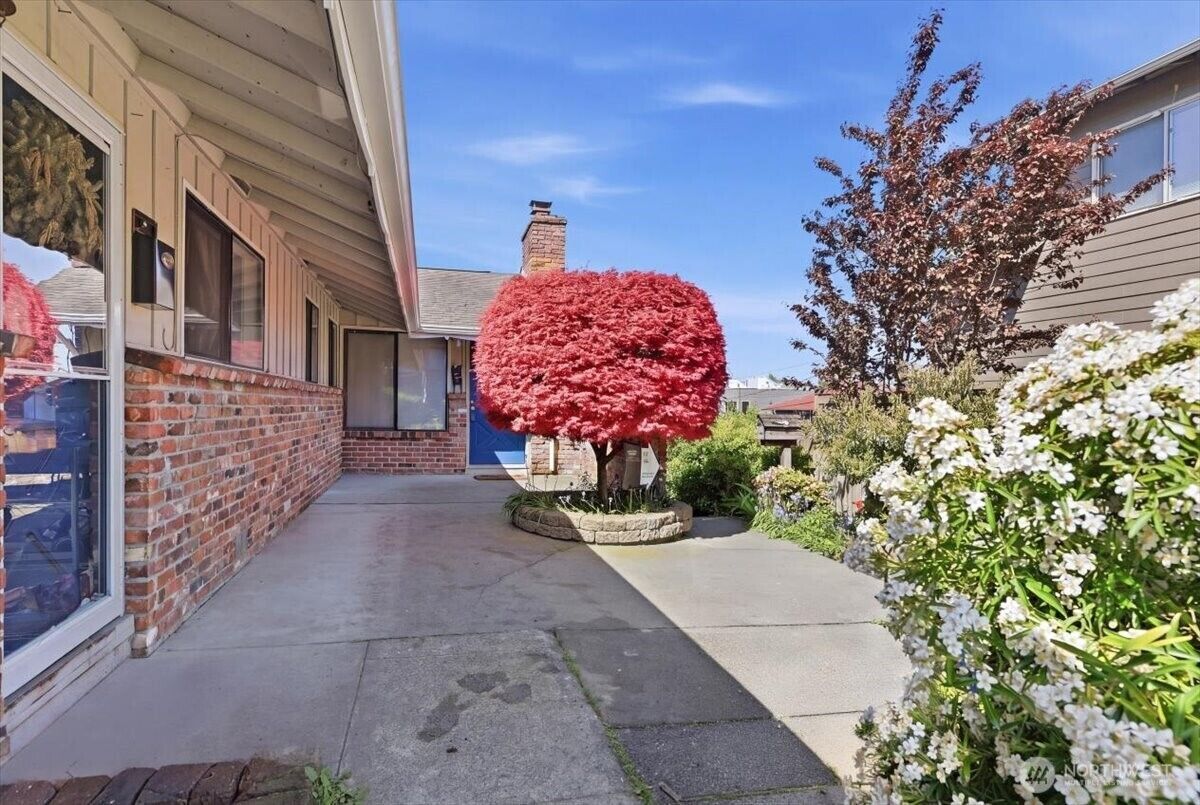 Property Photo:  6251  3rd Avenue NW  WA 98107 