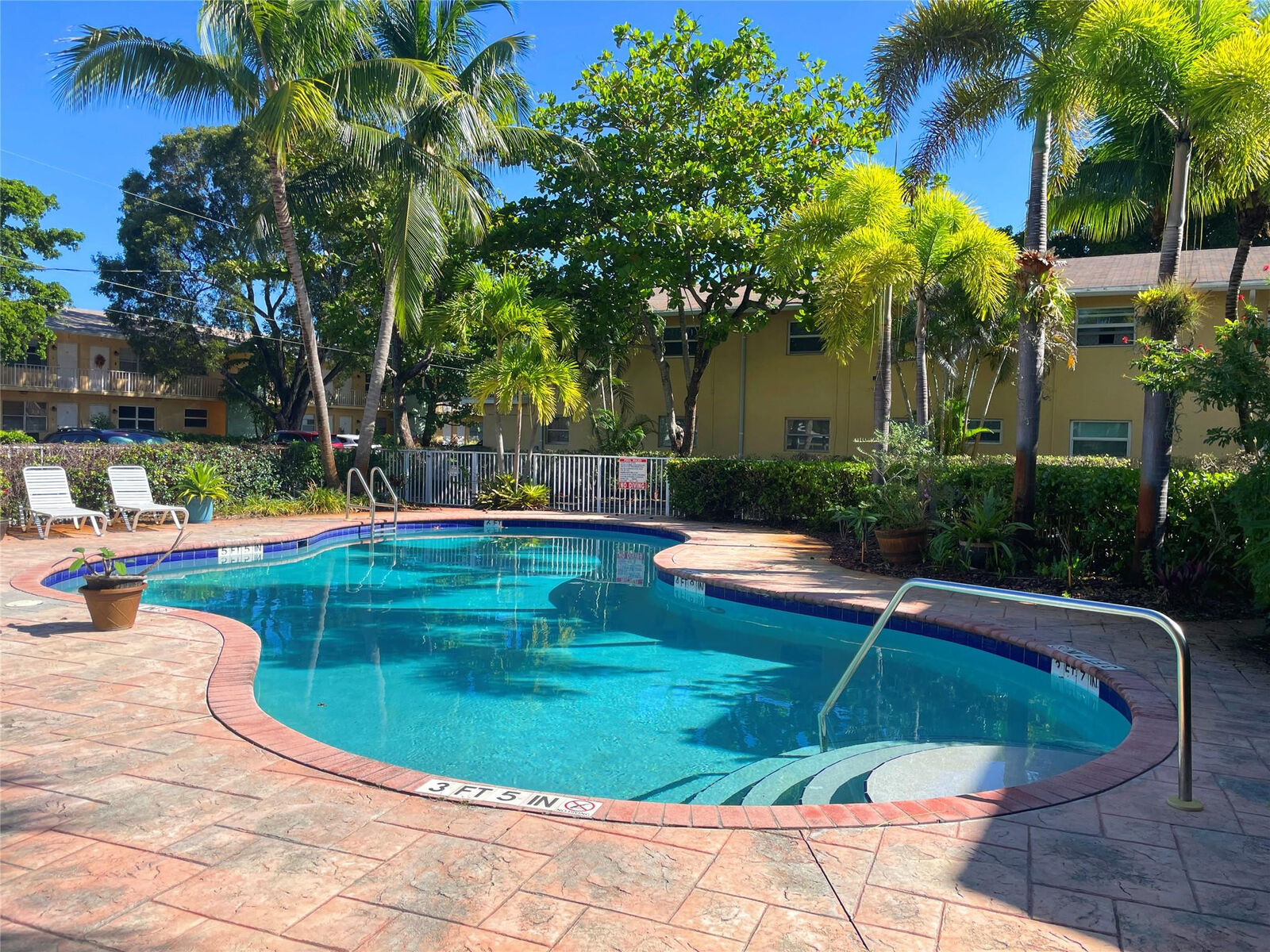 Property Photo:  2607 NE 8th Avenue 22  FL 33334 