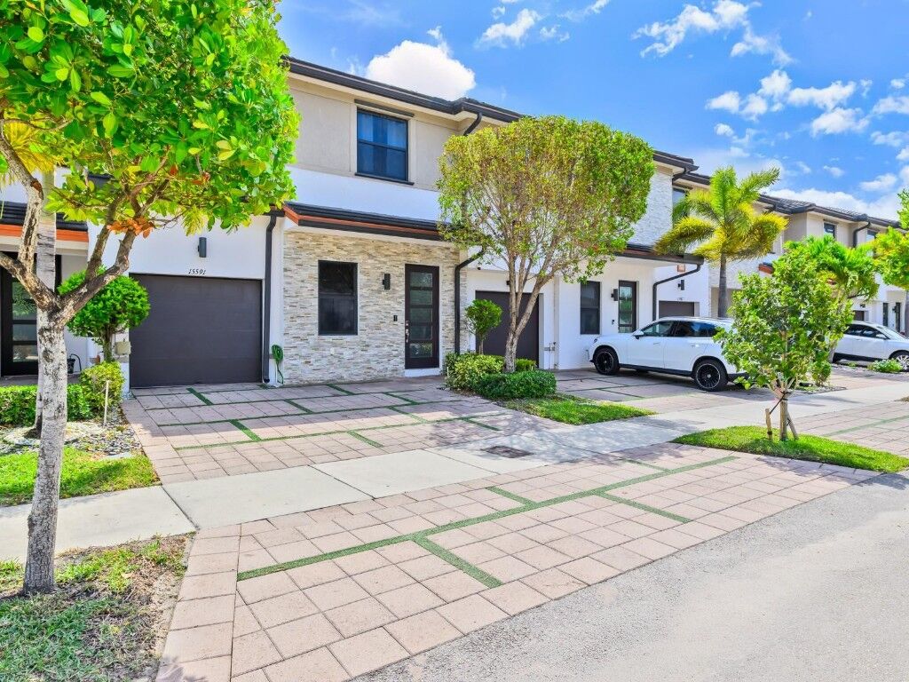 Property Photo:  15591 NW 91st Court  FL 33018 