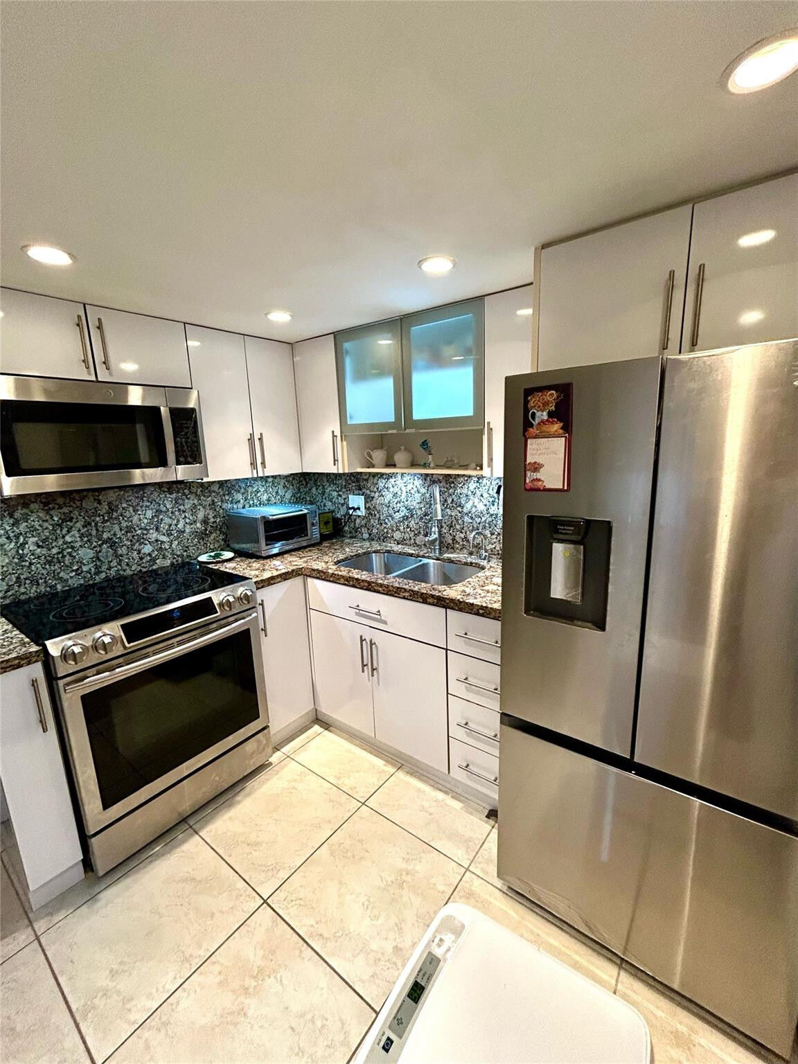 Property Photo:  13 NE 2nd Avenue 101  FL 33004 