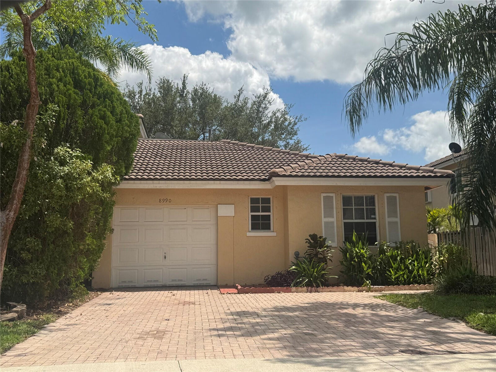 Property Photo: 8990 NW 53rd Court FL 33351
