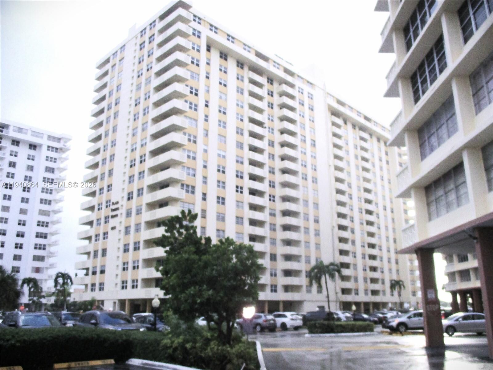 Property Photo:  1825 S Ocean Dr 609  FL 33009 