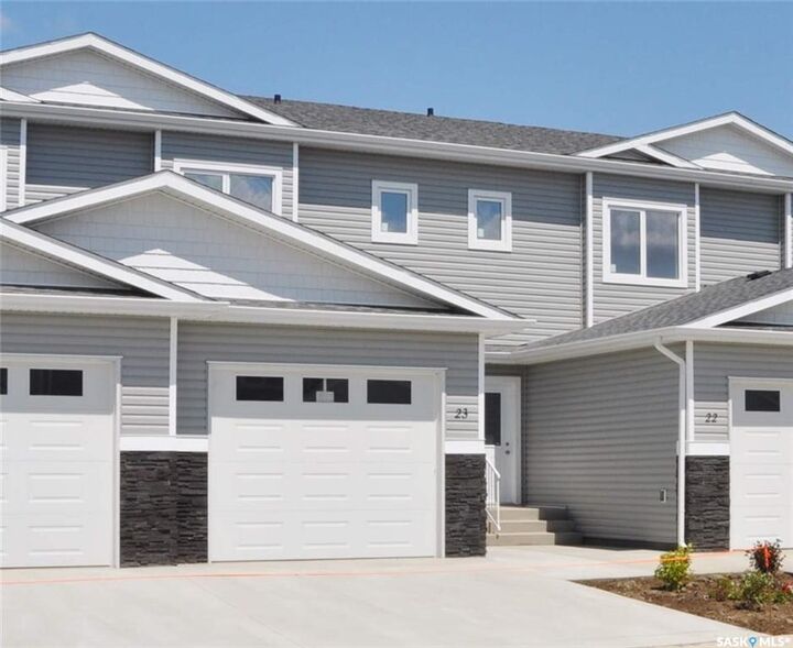 10 Clark Drive 3 — photo 1