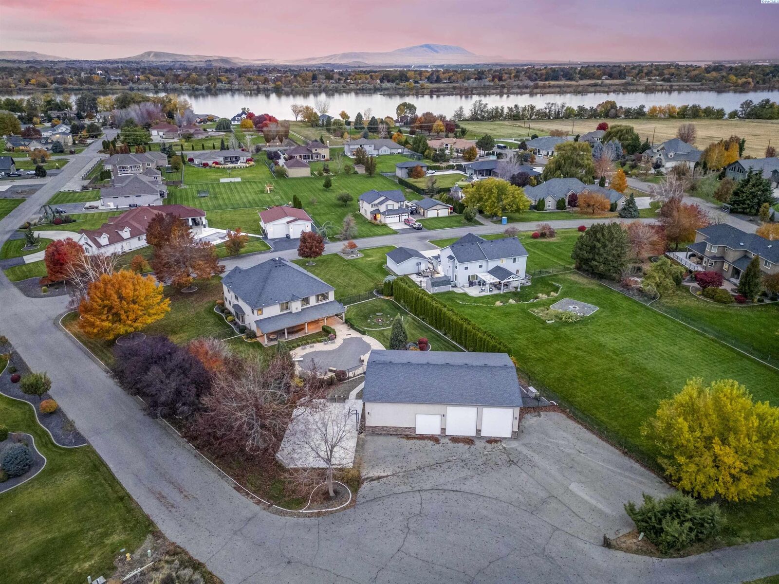 Property Photo: 7515 Sandy Ridge Road WA 99301