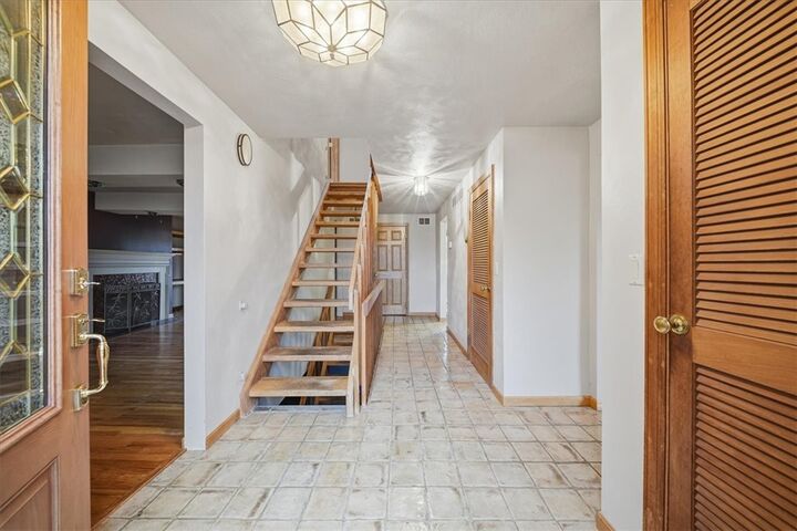 Property Photo:  221 Summit Dr  PA 15065 