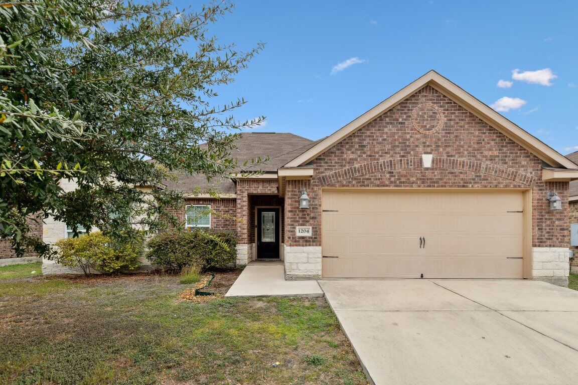 Property Photo:  1204 Twin Estates Drive  TX 78640 