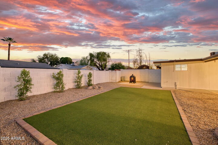 Property Photo:  6725 E Moreland Street  AZ 85257 