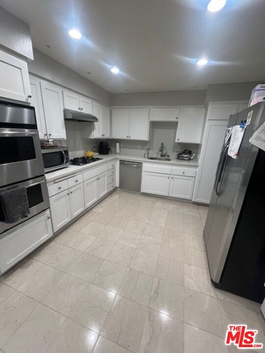 Property Photo:  1220 Manning Ave  CA 90024 