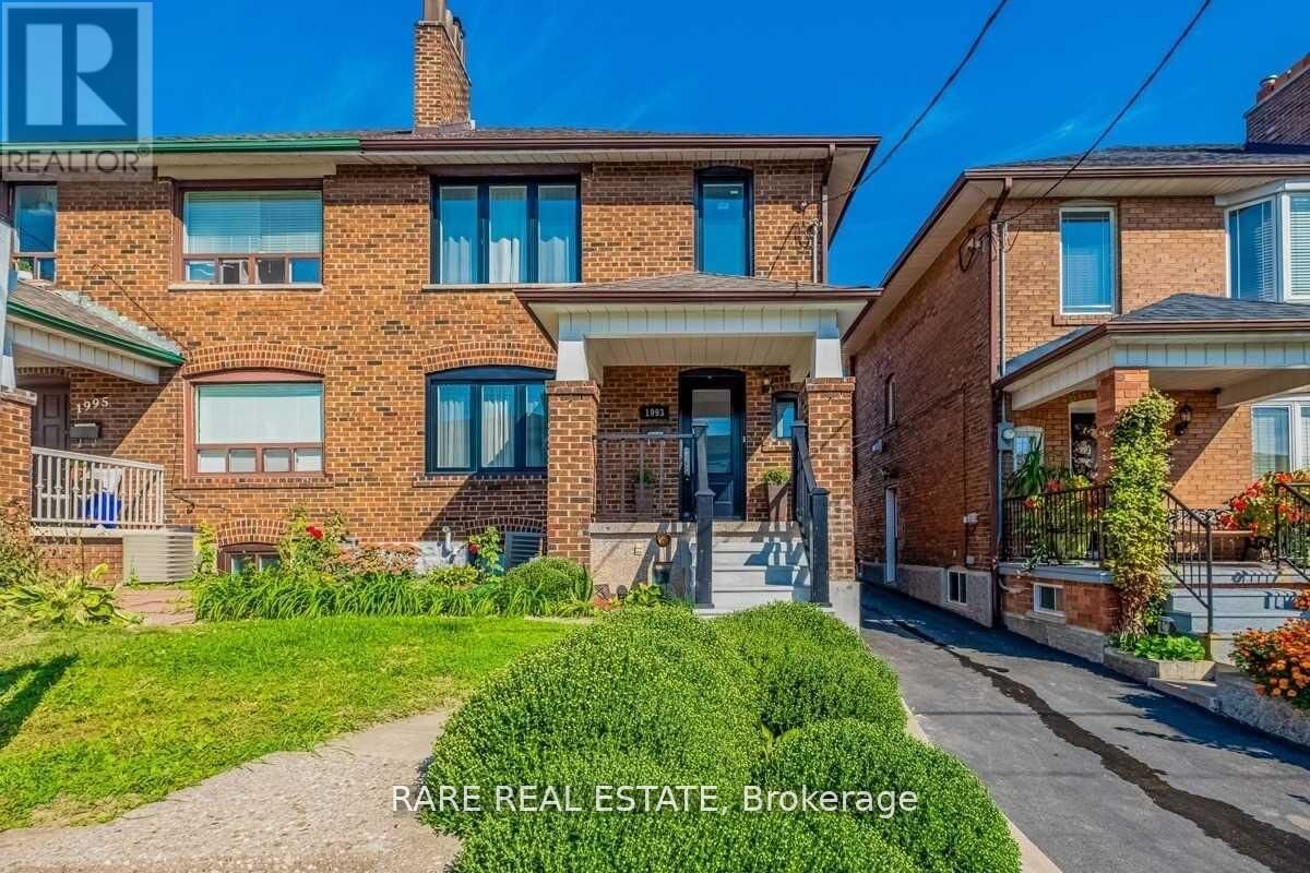 Property Photo: 1993 Dufferin Street ON M6E 3P9