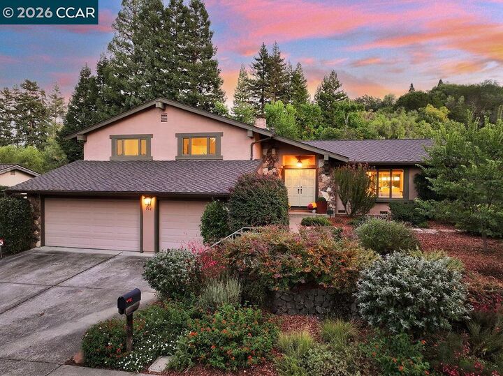 Property Photo:  916 Calle Verde  CA 94553 