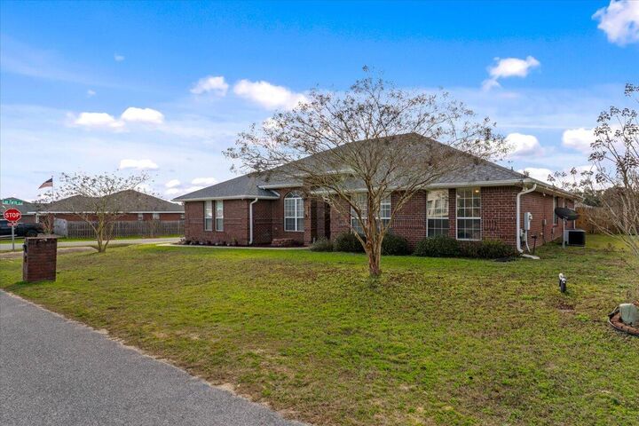 Property Photo:  2145 Hagood Loop  FL 32536 