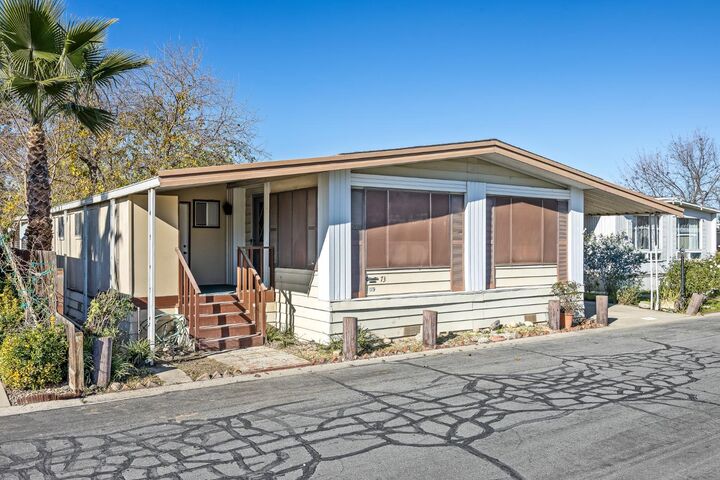 Property Photo:  5505 W Tulare Spc 73  CA 93277 