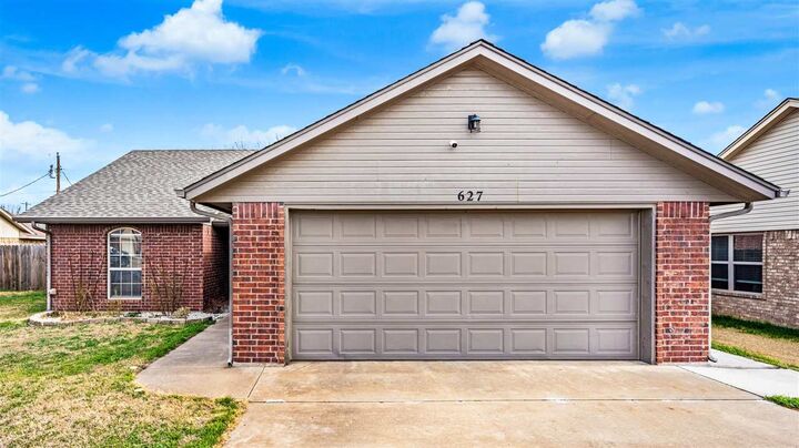 Property Photo: 627 NW Granite Ave OK 73527