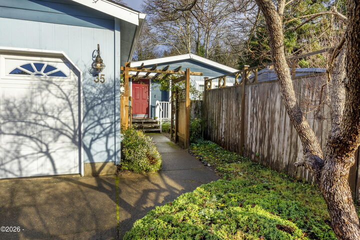 Property Photo:  35 Piano Court  OR 97341 