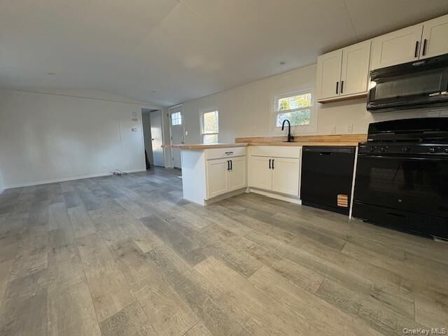 Property Photo:  525/D17 Riverleigh  NY 11901 