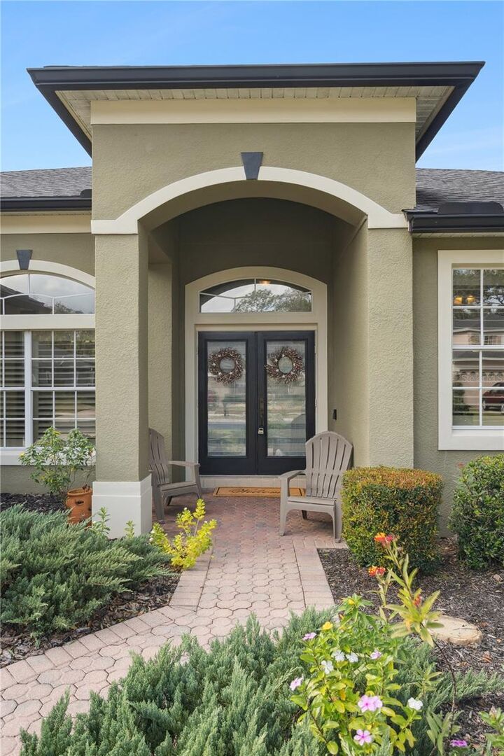 Property Photo:  1165 Citrus Oaks Run  FL 32708 