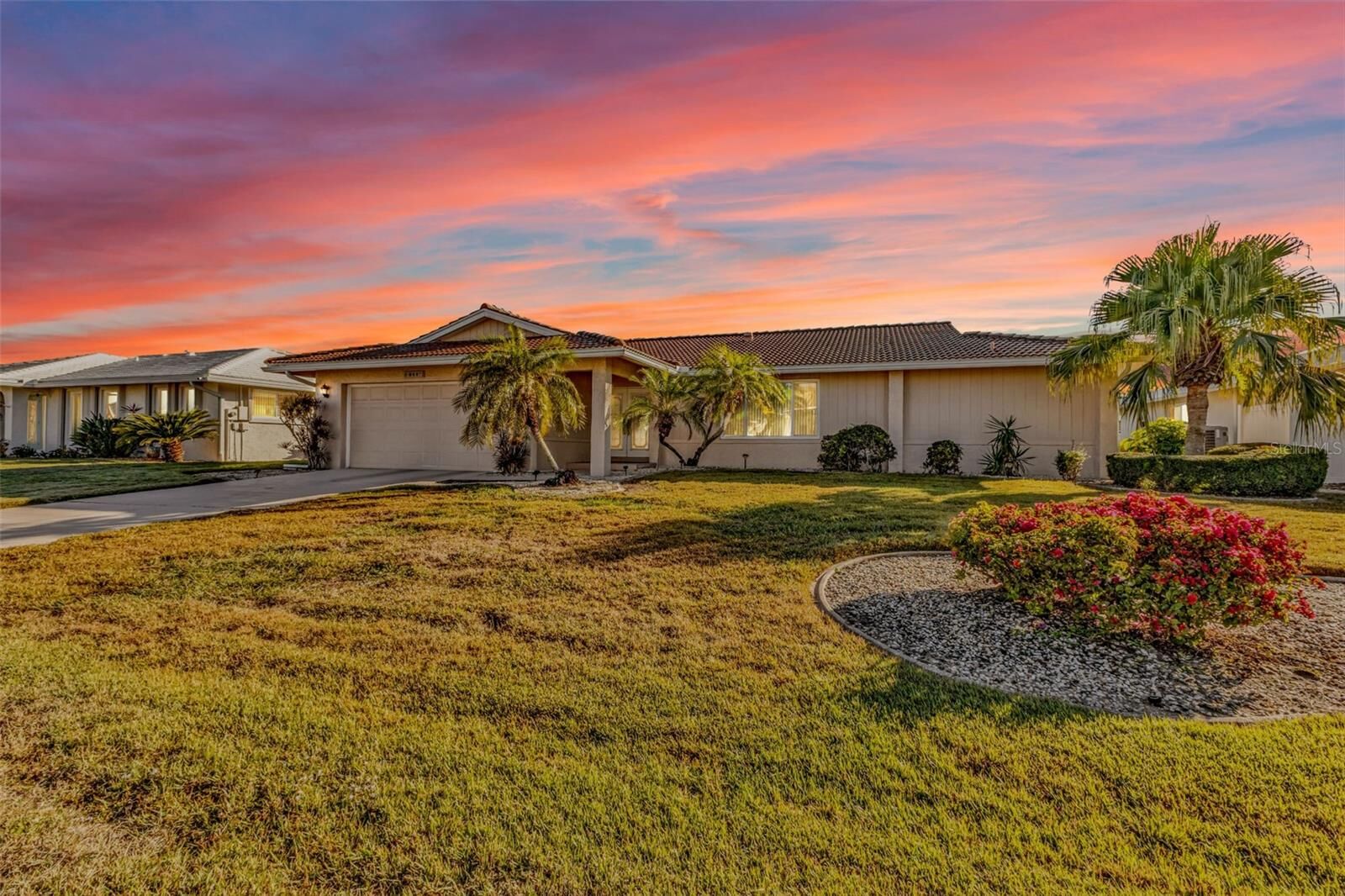 Property Photo:  944 Genoa Court  FL 33950 