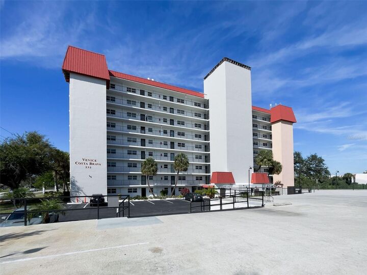 Property Photo: 232 Saint Augustine Avenue 704 FL 34285