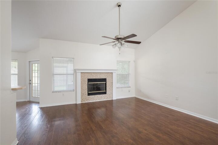 Property Photo:  5035 SW 78th Way  FL 32608 