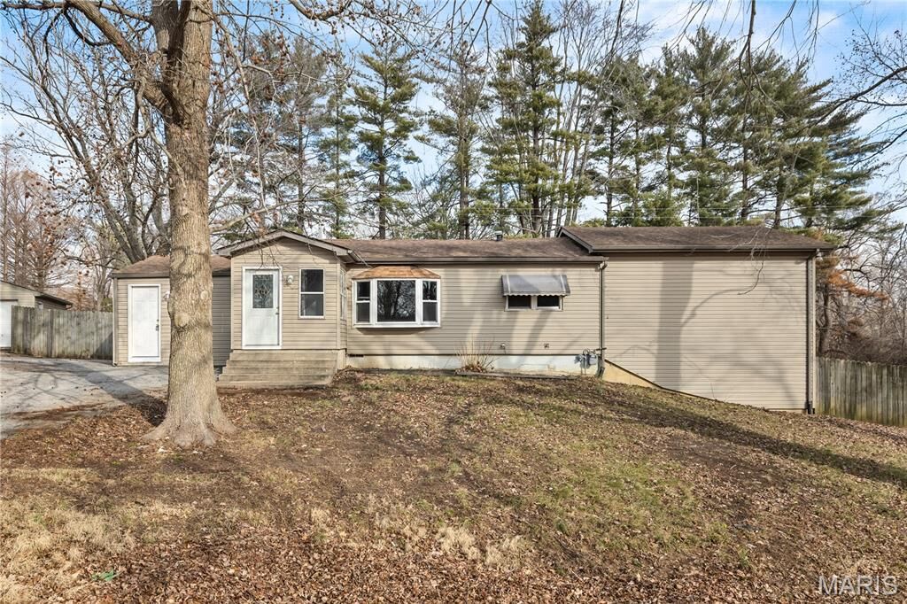 Property Photo:  600 E Center Street  IL 62294 