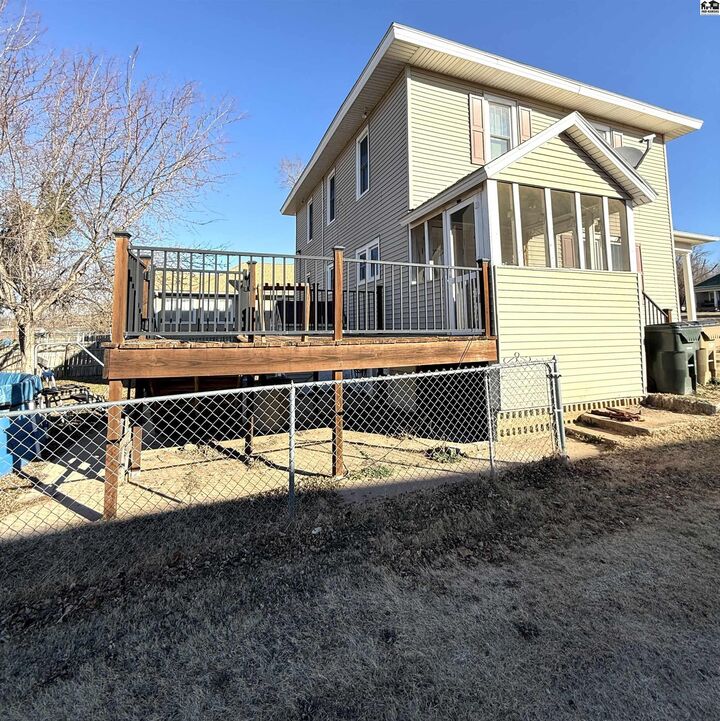 Property Photo:  307 N Main St  KS 67104 