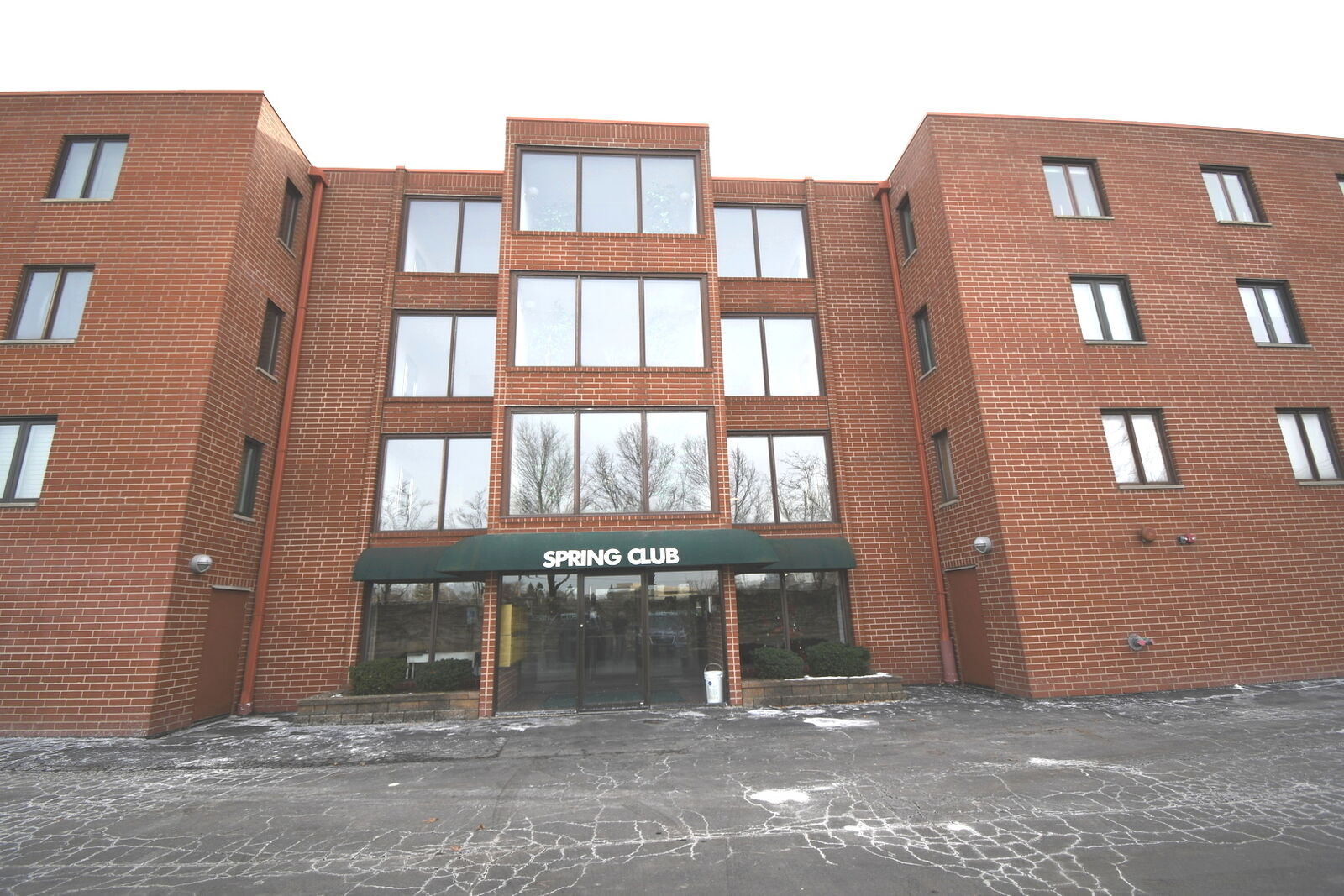 Property Photo:  1S045 Spring Road H2  IL 60181 