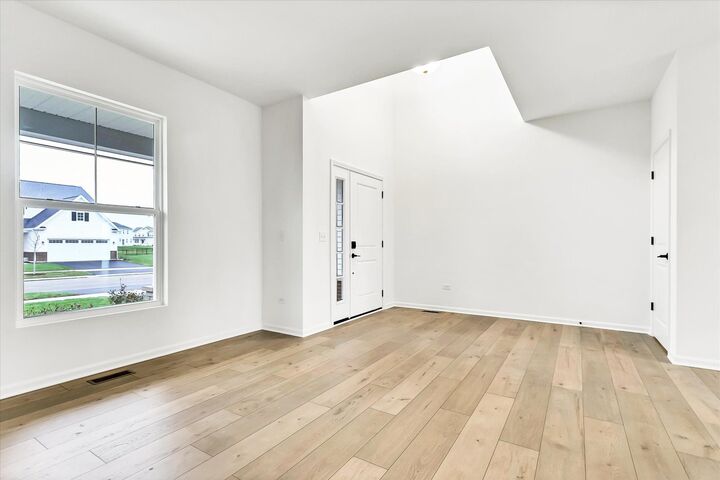 Property Photo:  202 Piper Glen Avenue  IL 60543 