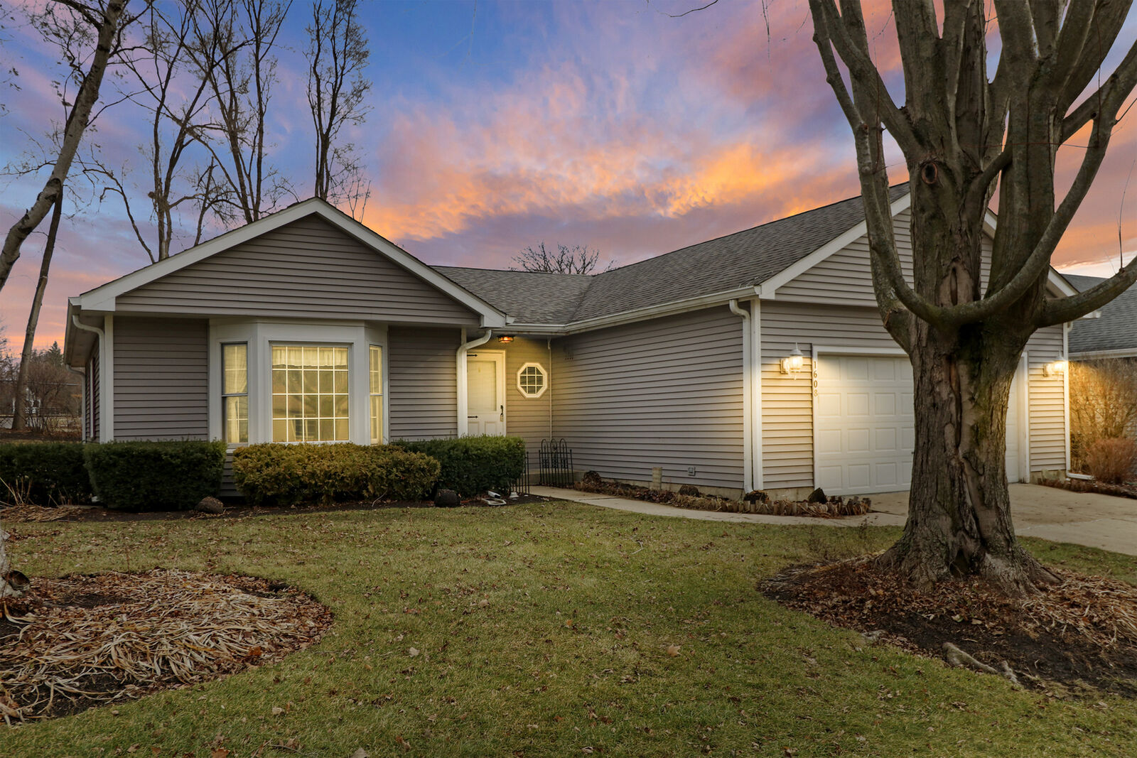 Property Photo:  1608 N Leonard Avenue  IL 60050 