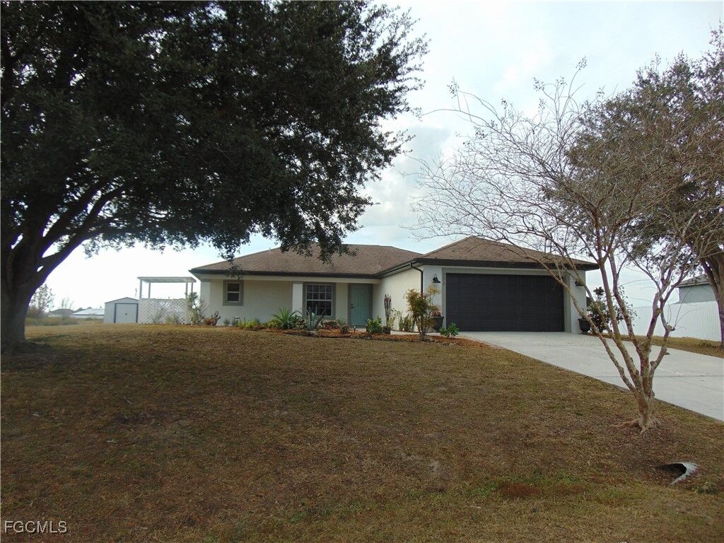 Property Photo:  9012 E Mac Court  FL 33935 