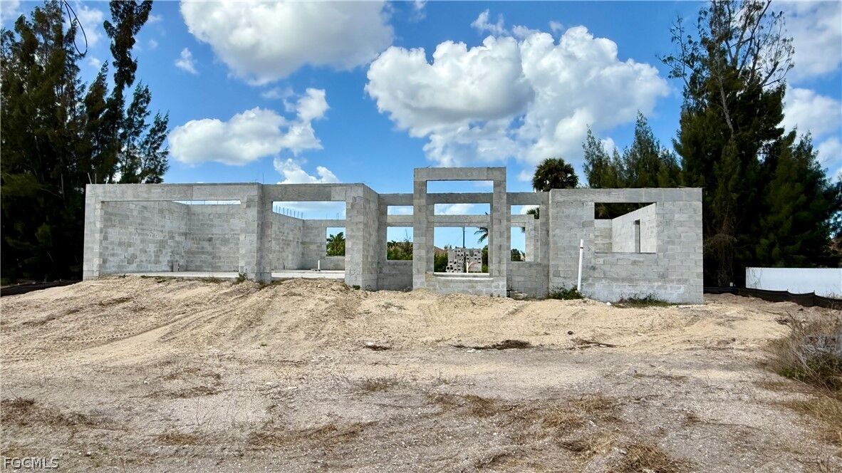 Property Photo: 2310 NW 35th Place FL 33993