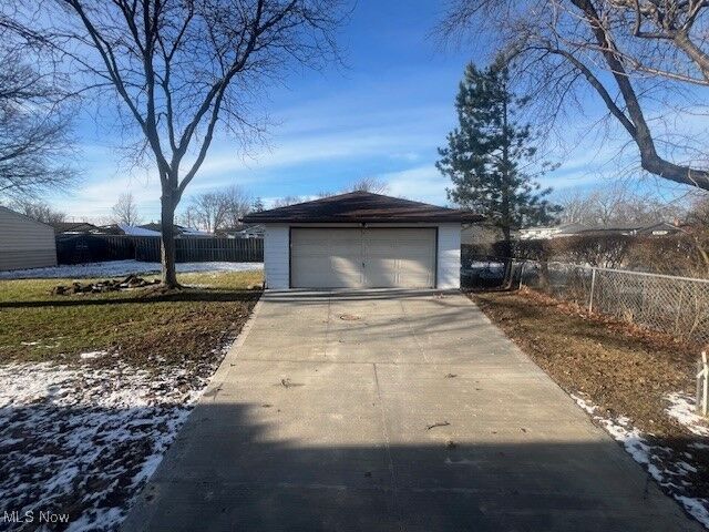 Property Photo:  6210 Siegler Drive  OH 44142 