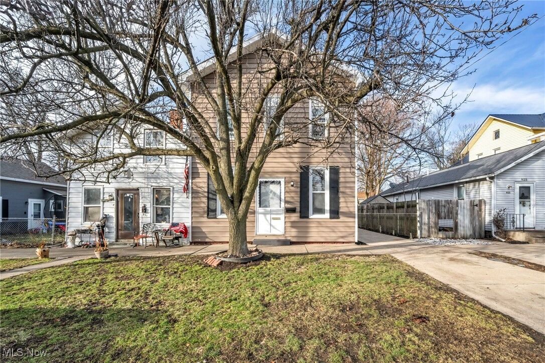 Property Photo:  927 W Adams Street  OH 44870 