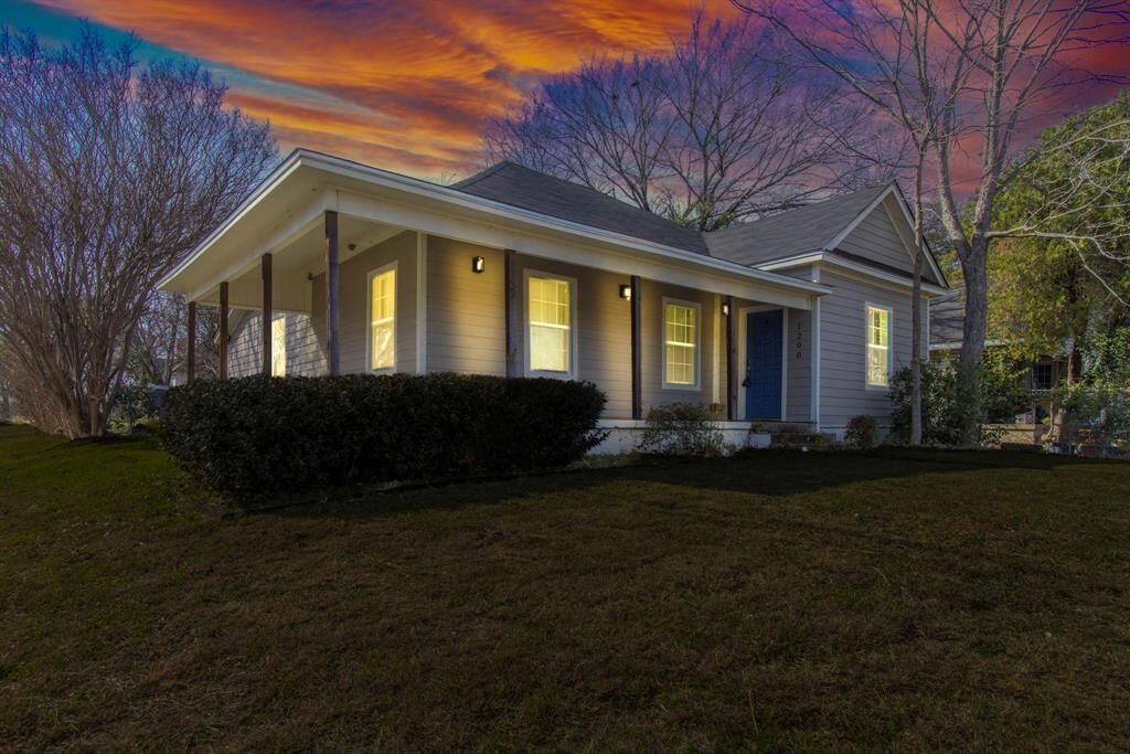 Property Photo: 1200 N 4th Street TX 76707