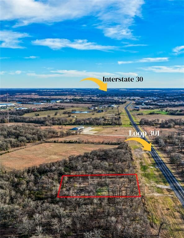 Property Photo: 1532 E 301 Loop TX 75482