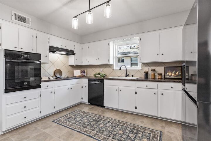 Property Photo:  1214 Holly Drive  TX 75080 