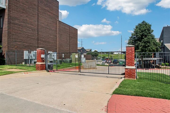 Property Photo: 444 N Central Avenue 204 OK 73104