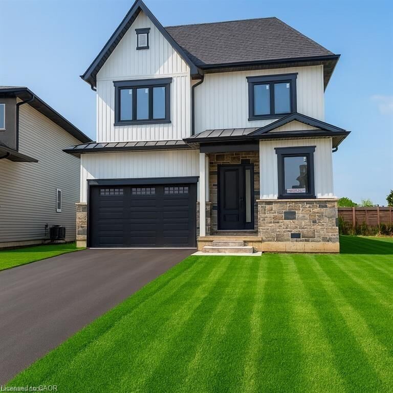 Property Photo: 132 Hodgkins Avenue ON L2V 1M1