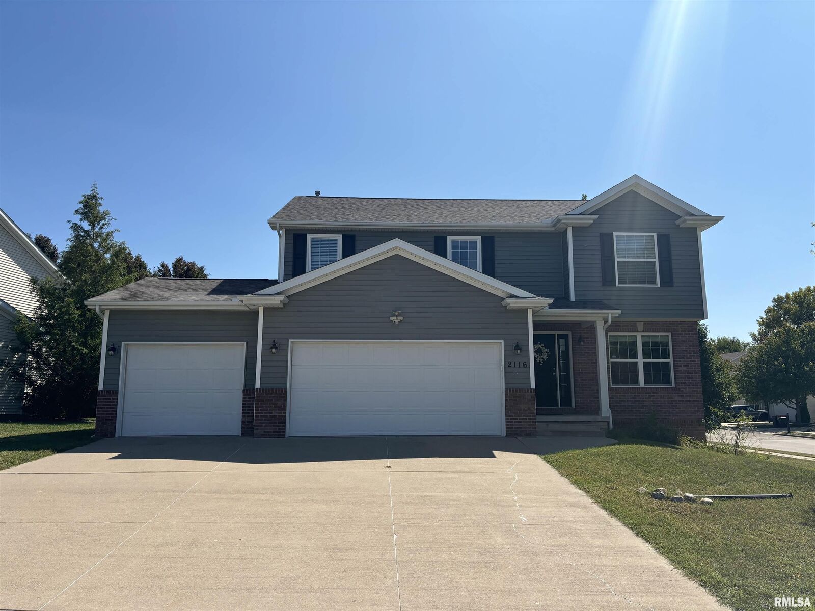 Property Photo:  2116 W Geneva Road  IL 61615 