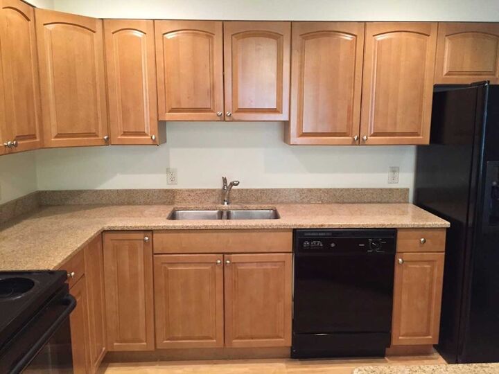 Property Photo:  5 Abbott Lane 5  MA 01742 