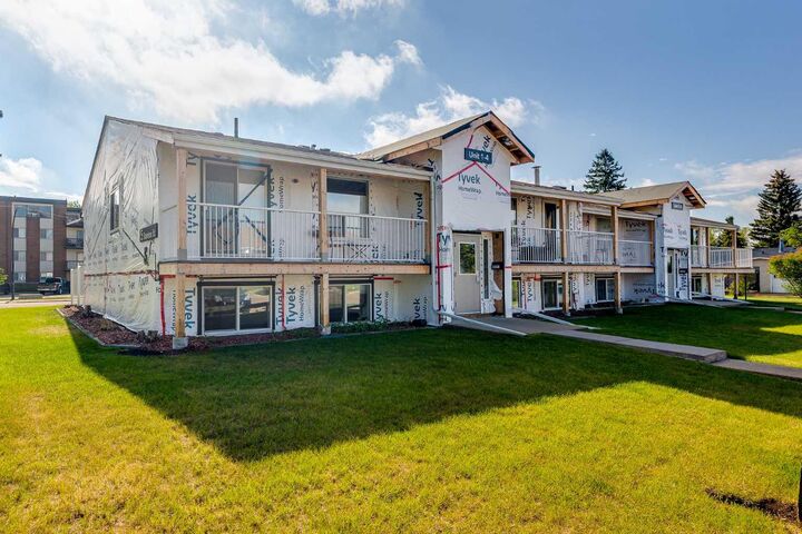 Property Photo: 5 Stanton Street 3 AB T4N 0B9
