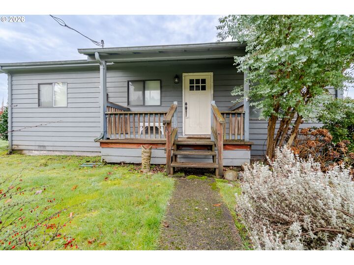 Property Photo:  410 SW Broadway St  OR 97360 