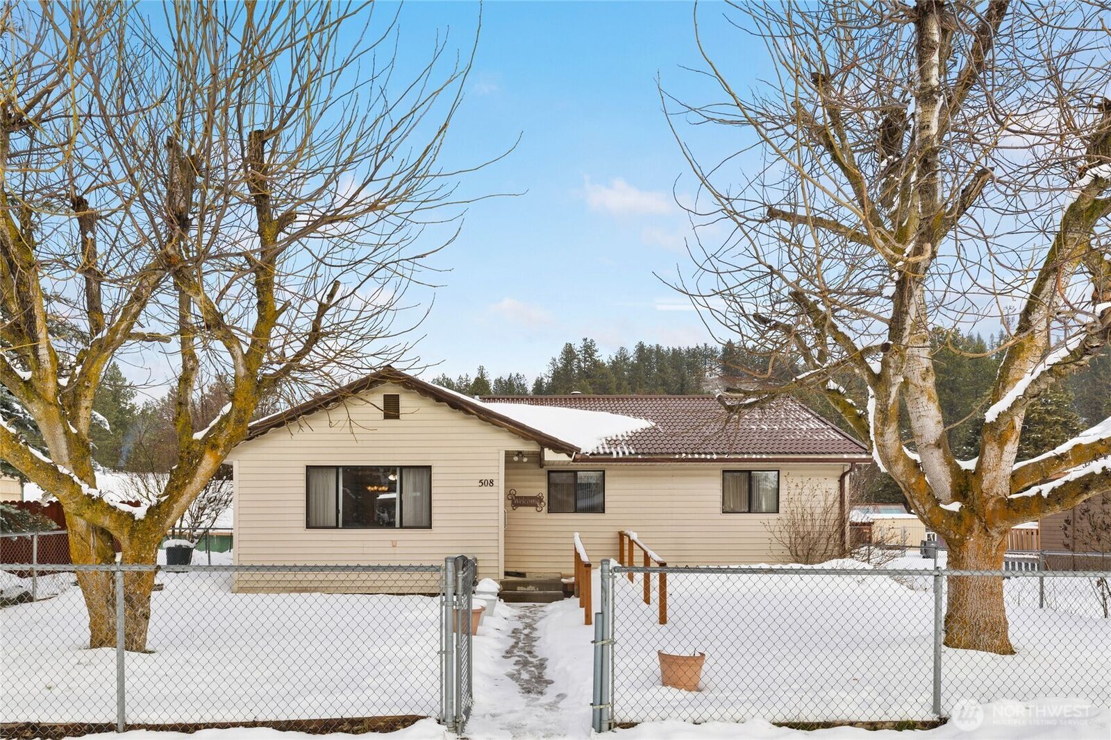 Property Photo:  508 W Fifth Street  WA 98922 