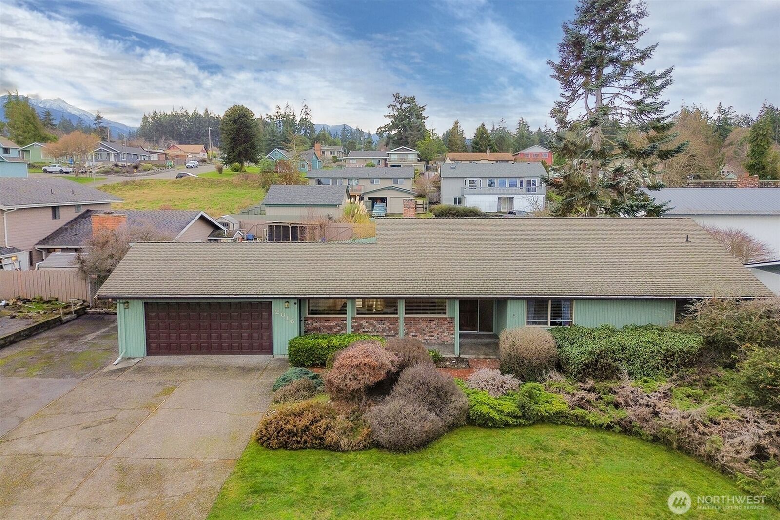 Property Photo: 2016 W Fourth Street WA 98363